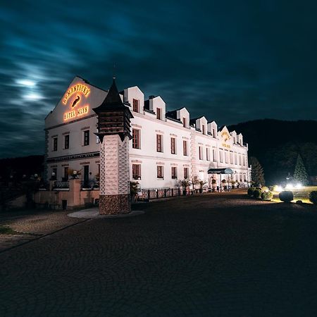 Romantic Hotel Mlyn Karlštejn Екстериор снимка