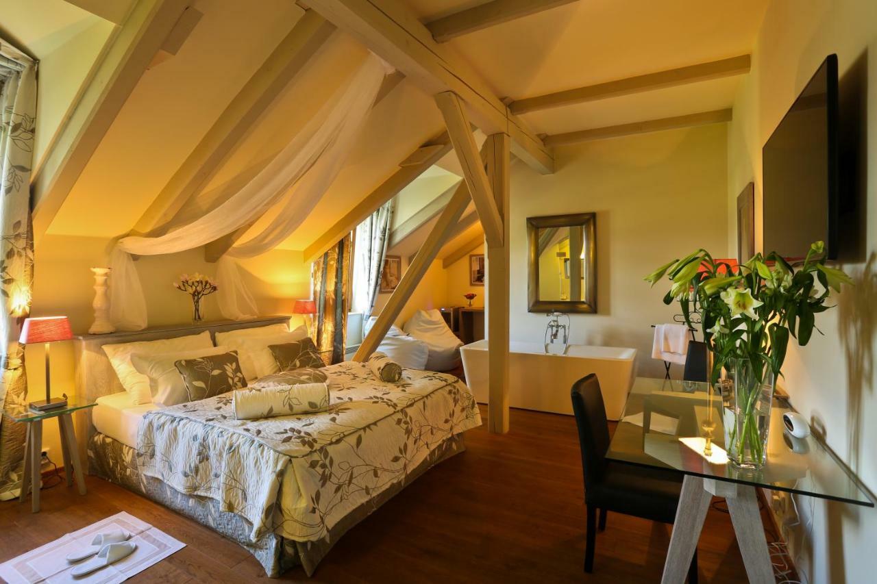 Romantic Hotel Mlyn Karlštejn Екстериор снимка